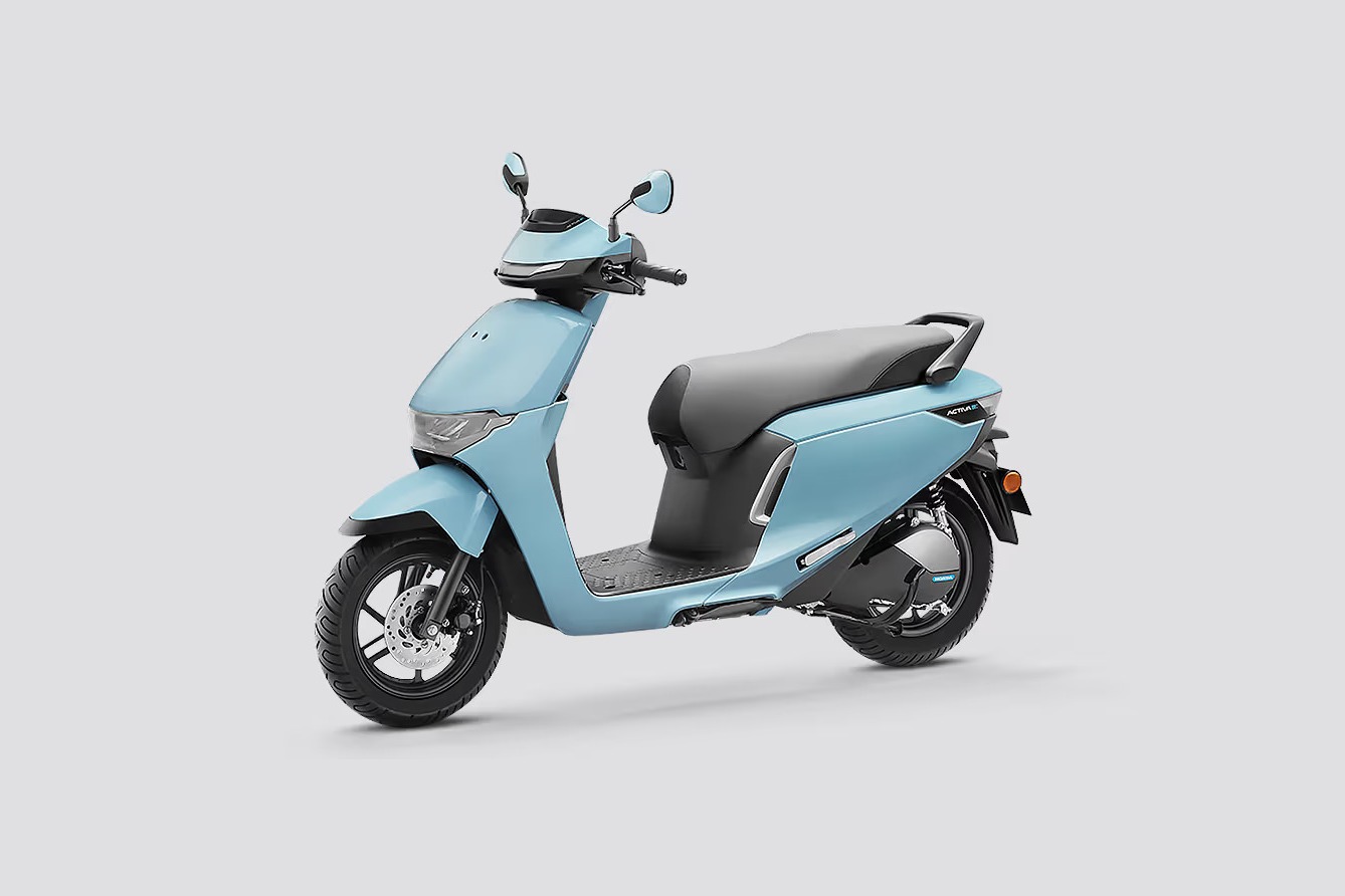 Yash Motors electric vehicle showroom photo 3